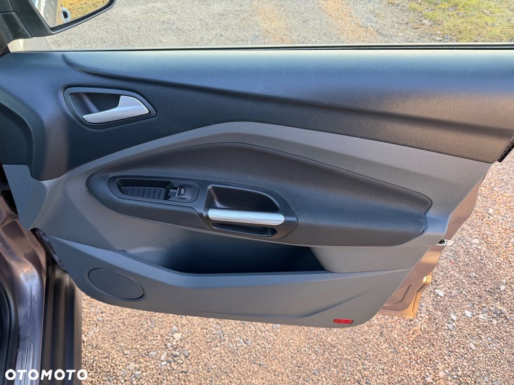 Ford Grand C-MAX - 25