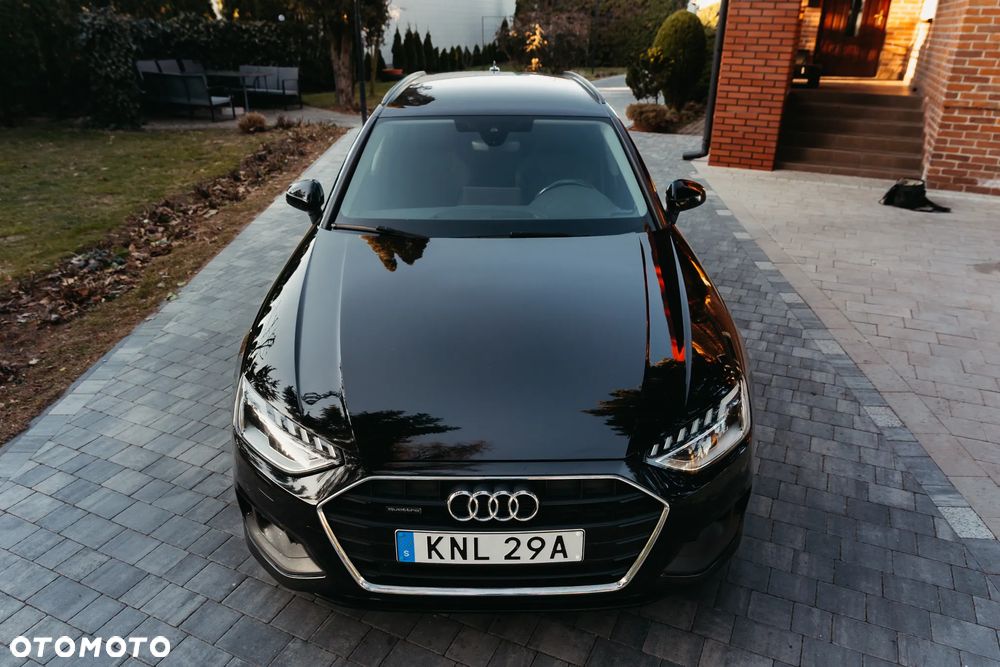 Audi A4 Avant 40 TDI quattro S tronic S line - 1