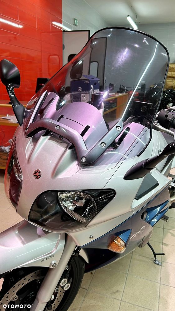 Yamaha FJR - 6