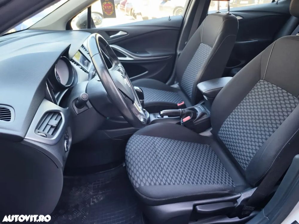 Opel Astra 1.5 Start/Stop - 11