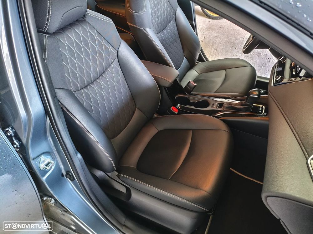 Toyota Corolla SD 1.8 Hybrid Luxury - 26