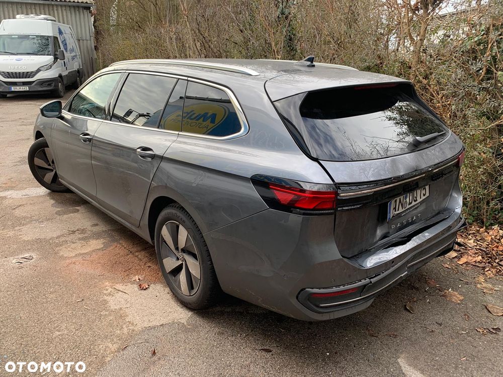 Volkswagen Passat 2.0 TDI EVO Elegance DSG - 8