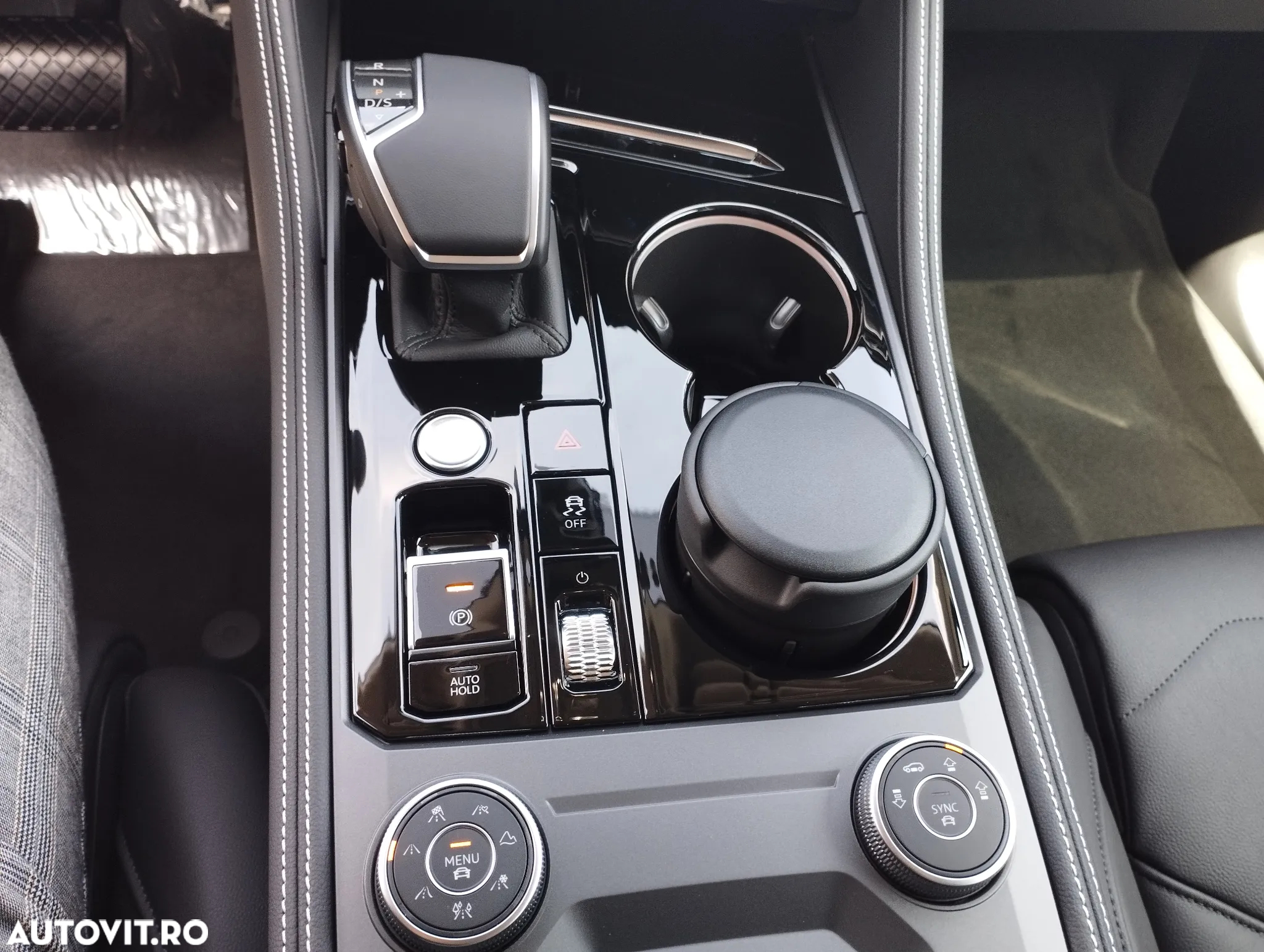 Volkswagen Touareg V6 TDI 4MOTION Elegance - 20