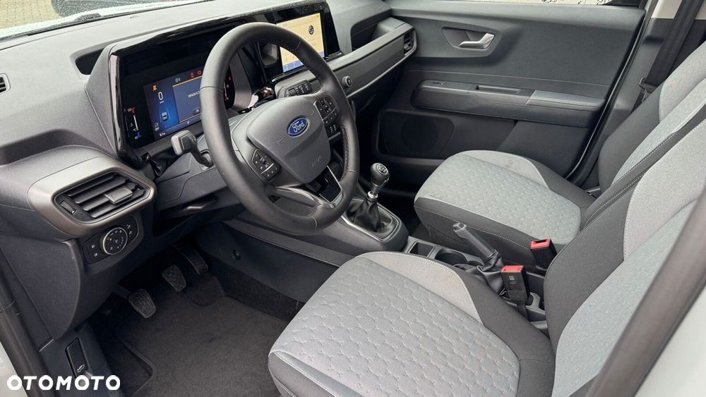 Ford Tourneo Courier - 17