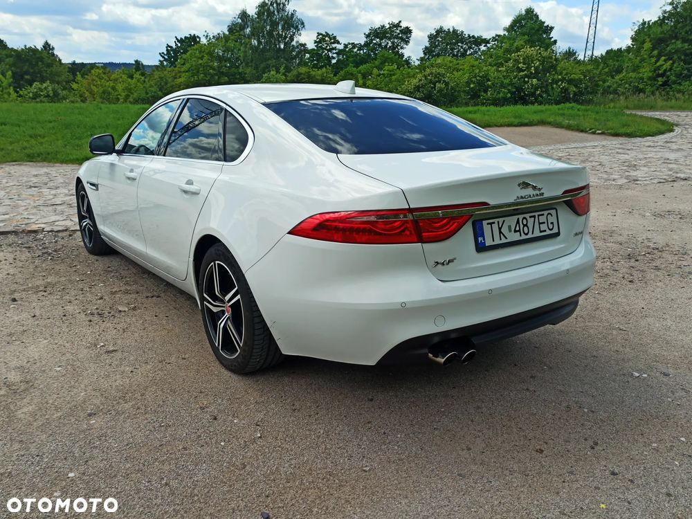 Jaguar XF 2.0 i4D Prestige - 9