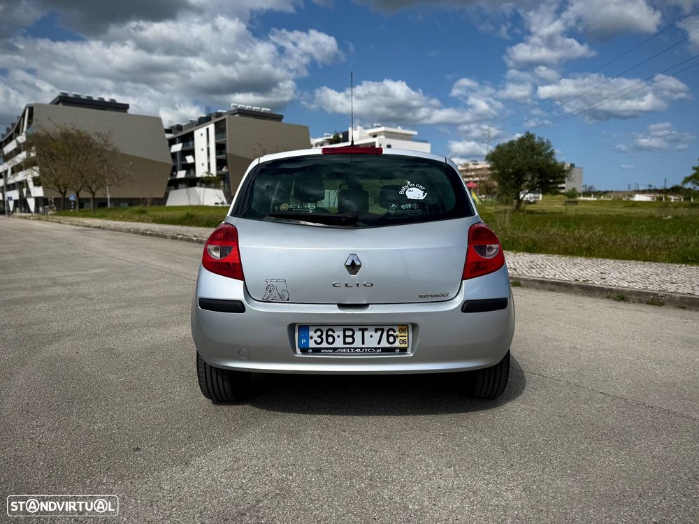 Renault Clio 1.4 16V Dynamique - 3