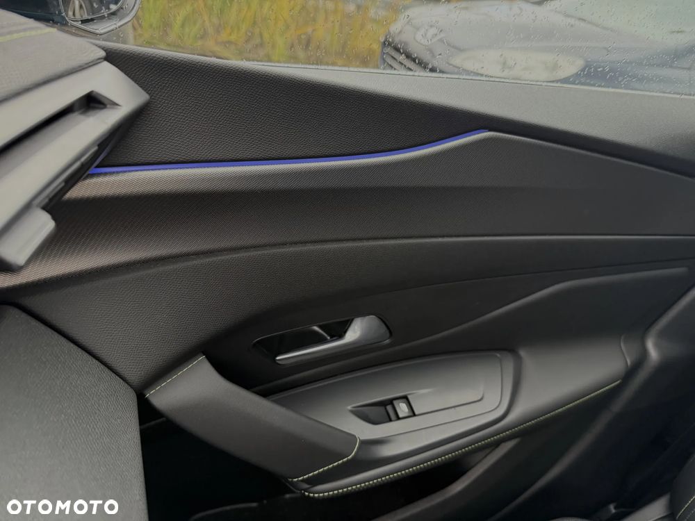 Peugeot 408 1.6 Plug-In Hybrid 180 GT EAT8 - 21