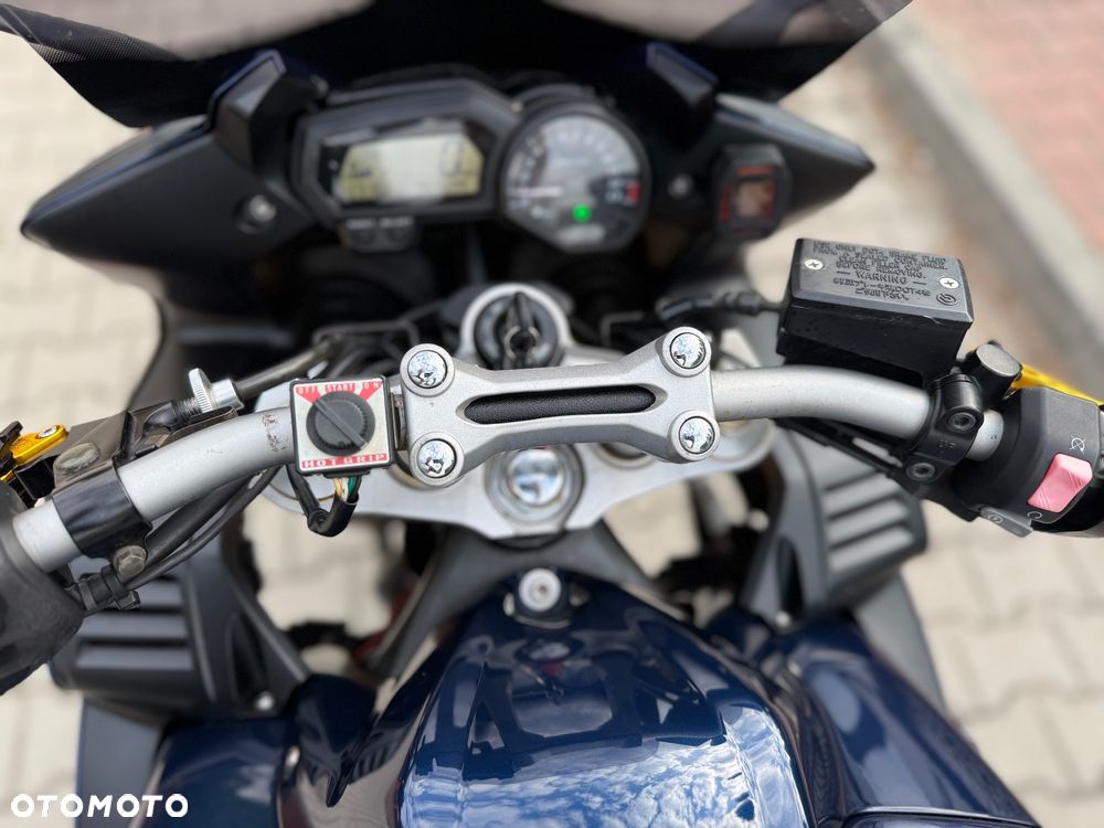 Yamaha FZ - 28