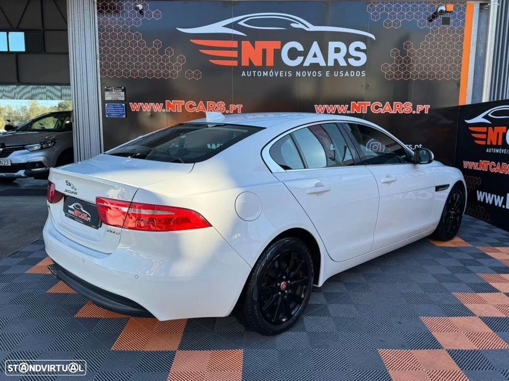 Jaguar XE 2.0 D Prestige Aut. - 2