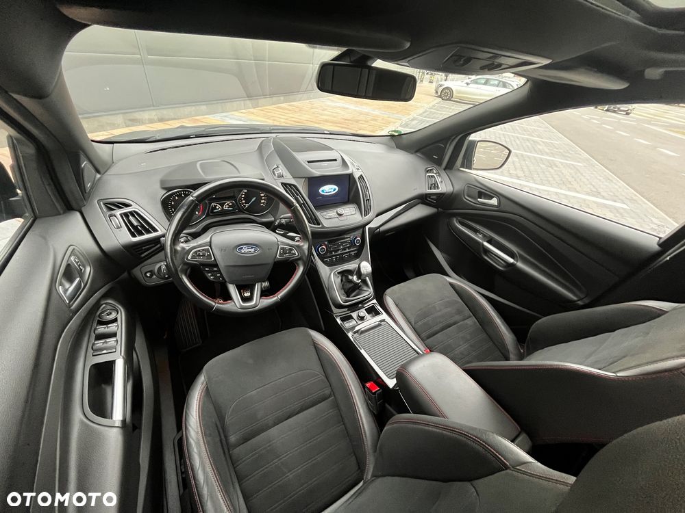 Ford Kuga 1.5 EcoBoost 2x4 ST-Line - 9