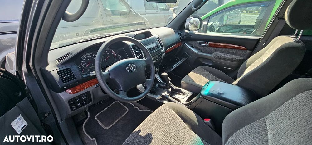Toyota Land Cruiser 3.0 TD-4D Aut VX - 3