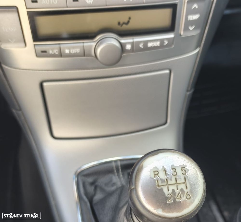 Toyota Avensis SD 2.0 D-4D Sol+P.Multimédia - 10