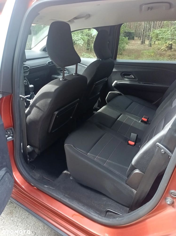 Dacia Jogger 1.0 TCe Comfort 7os - 10