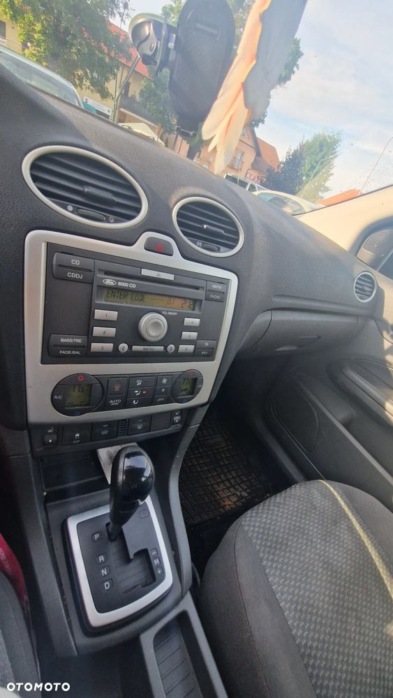 Ford Focus 1.6 Ghia - 14