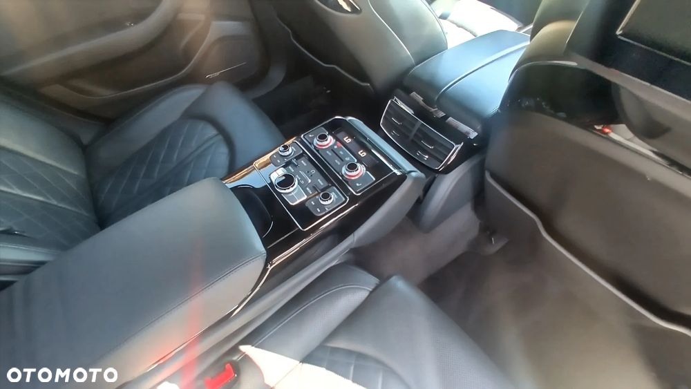Audi A8 4.2 TDI DPF (clean diesel) quattro tiptronic Lang - 31