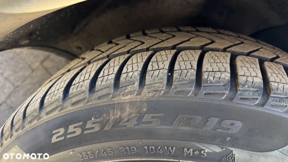 Tesla Y Long Range AWD - 35