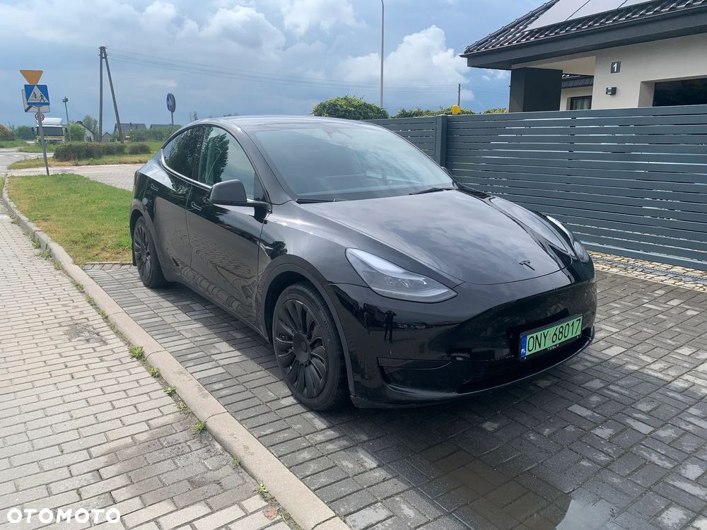 Tesla Model Y Long Range Dual Motor AWD - 2