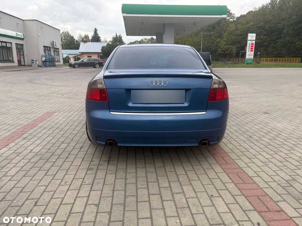 Audi A4 Limousine - 5
