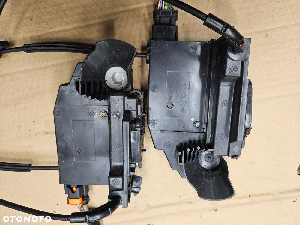 Peugeot 308 T9 zamek drzwi przód przedni prawy lewy