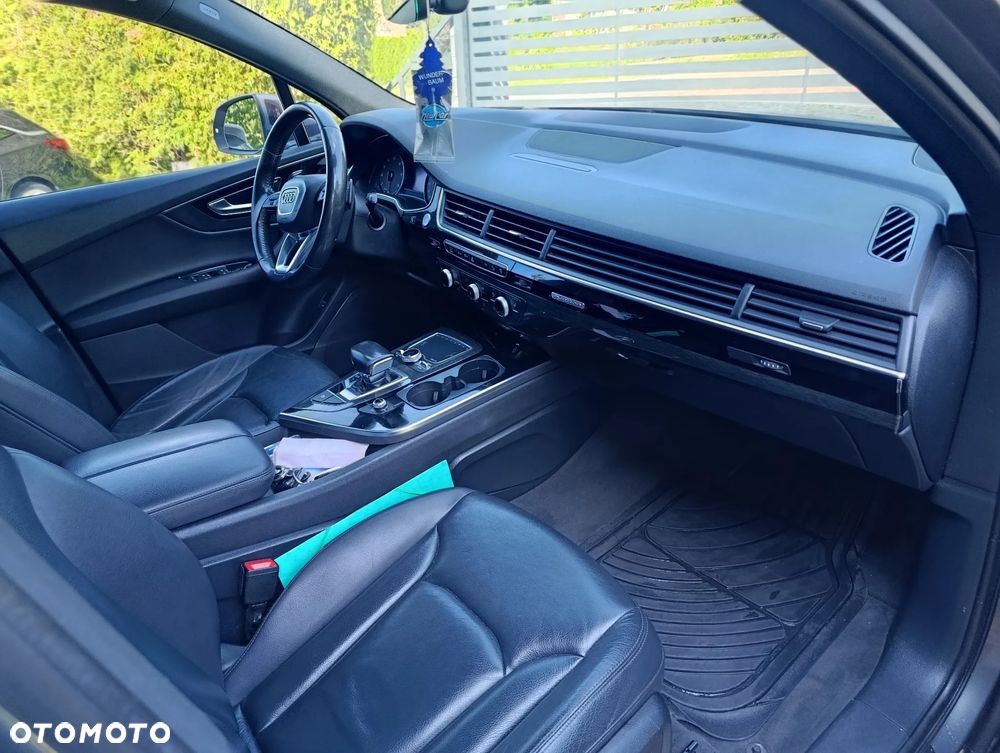 Audi Q7 - 10