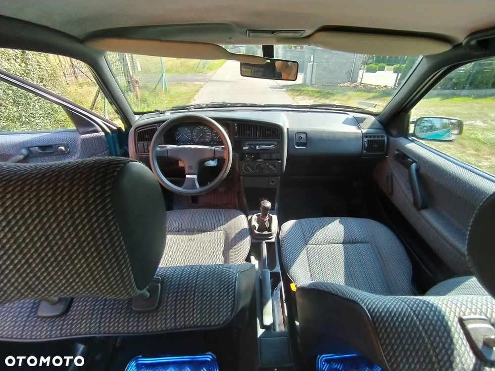 Volkswagen Passat Variant 1.6 CL - 13