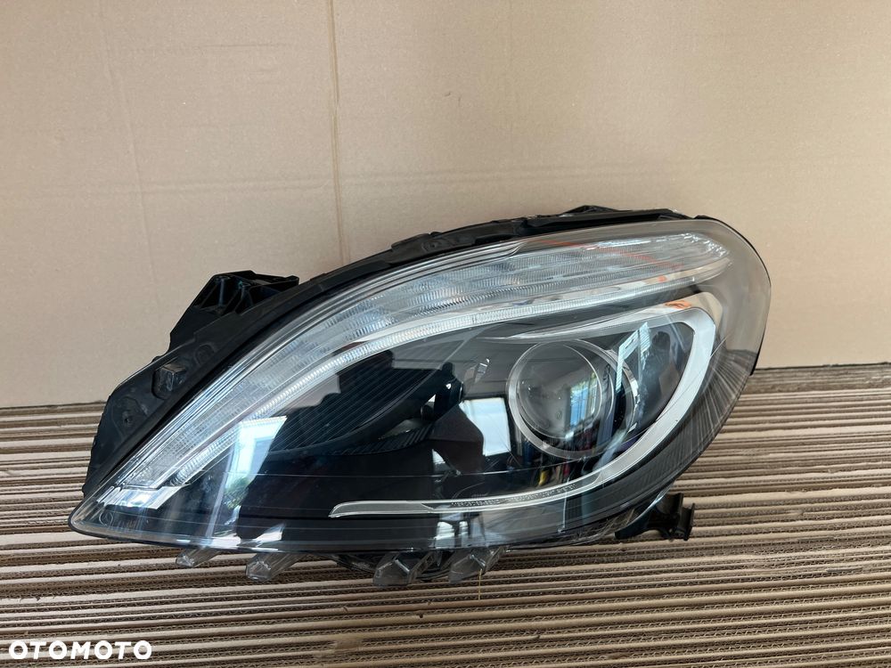 Mercedes B Klasa 246  BI-XENON A2468207761 - 1