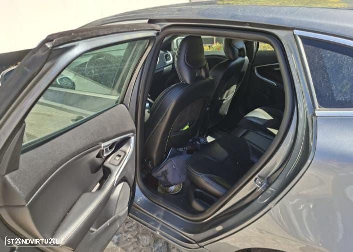 Volvo V40 2.0 D2 R-Design - 6