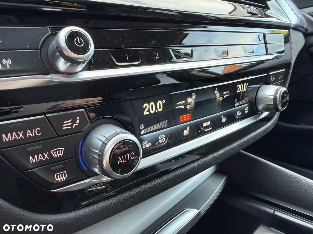 BMW Seria 5 530e xDrive Luxury Line sport - 27
