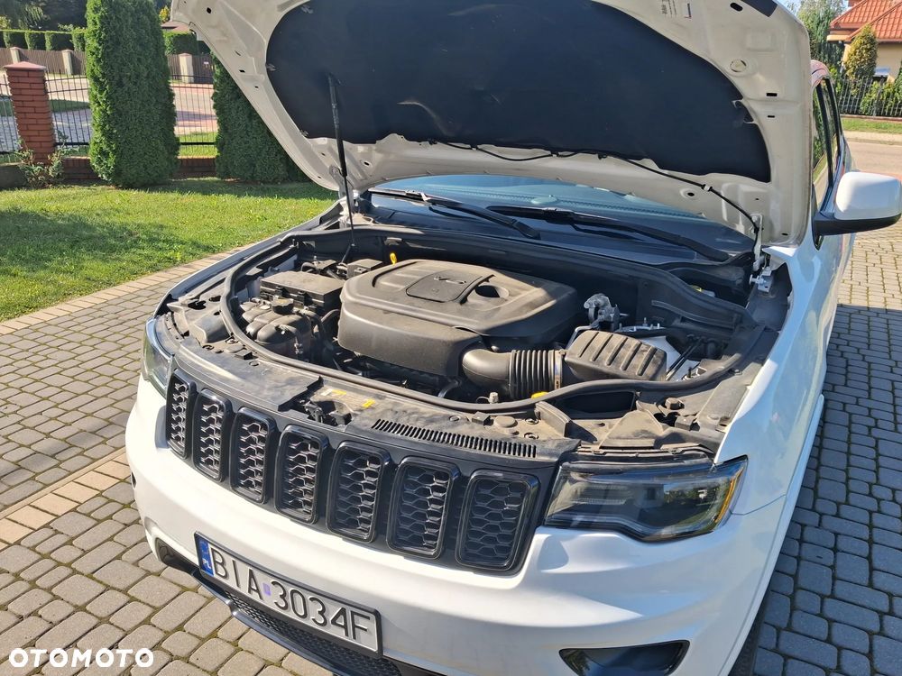 Jeep Grand Cherokee - 16