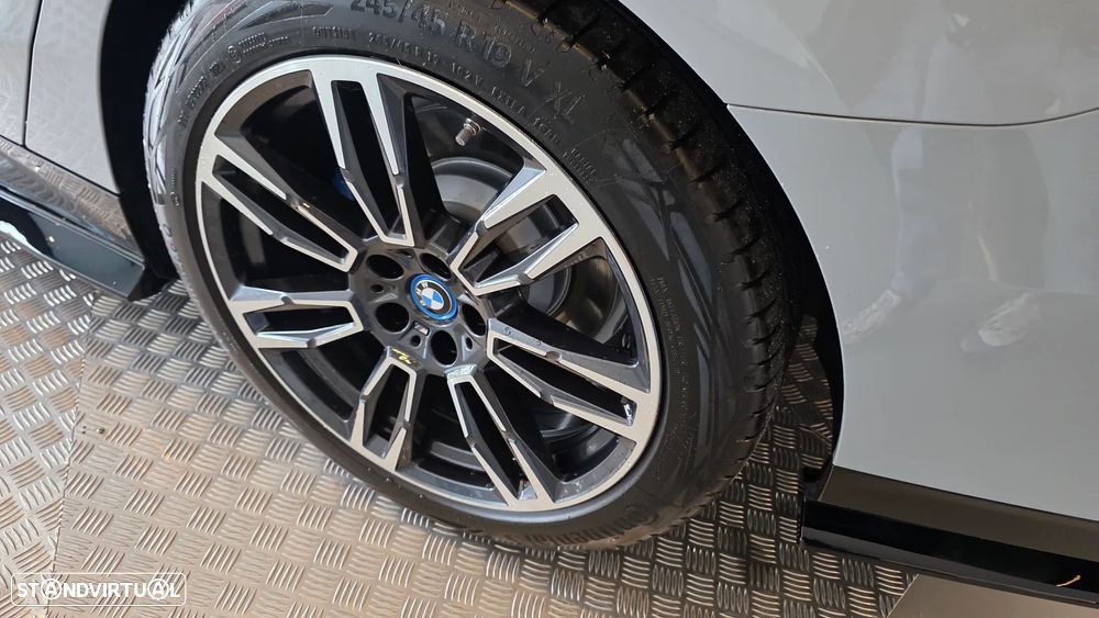 BMW 530 e Pack Desportivo M - 35