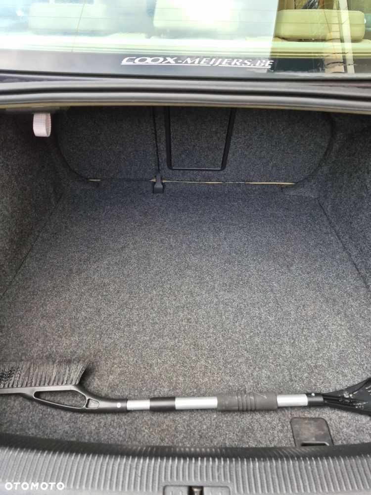 Volkswagen Jetta 2.0 TDI Comfortline DSG - 10