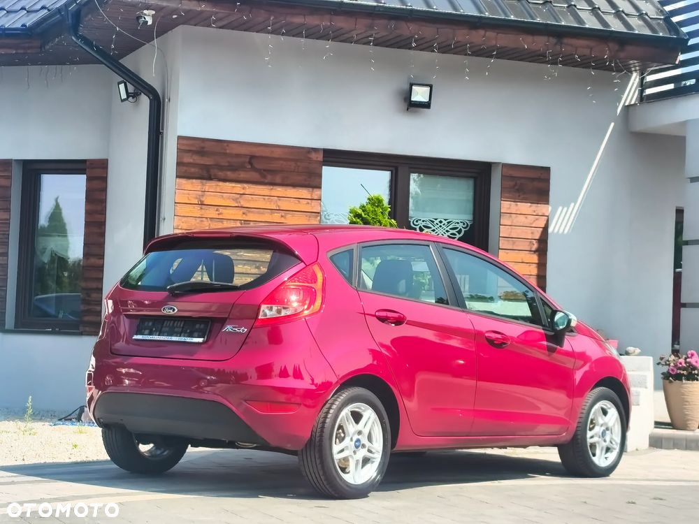 Ford Fiesta 1.25 Ghia - 23