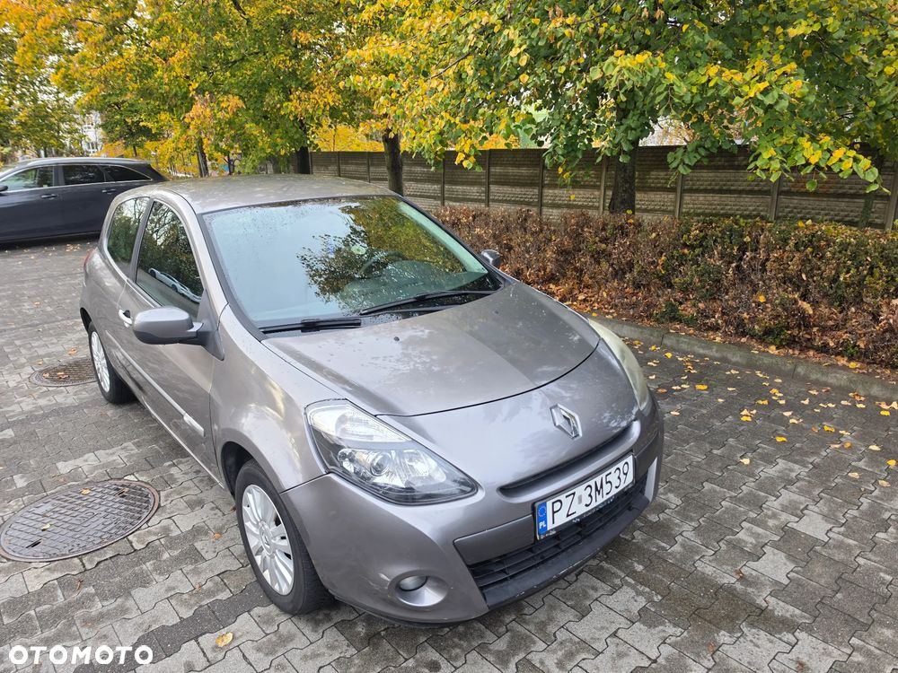 Renault Clio 2009 photo 2