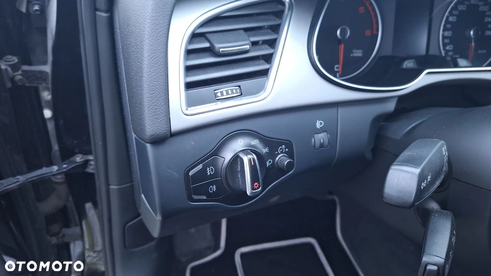 Audi A4 Avant 2.0 TDI DPF quattro S tronic S line Sportpaket - 15