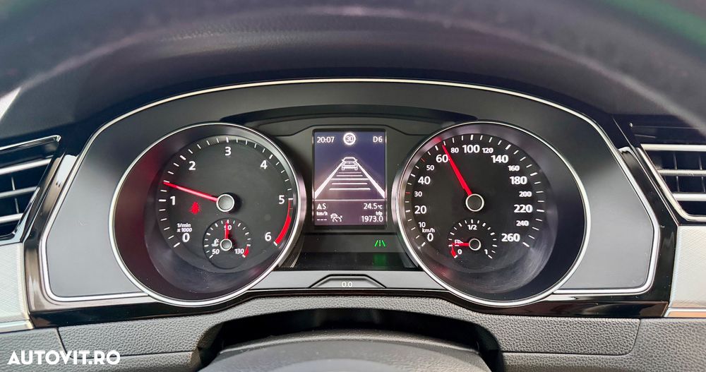 Volkswagen Passat 2.0 TDI SCR DSG Business - 31