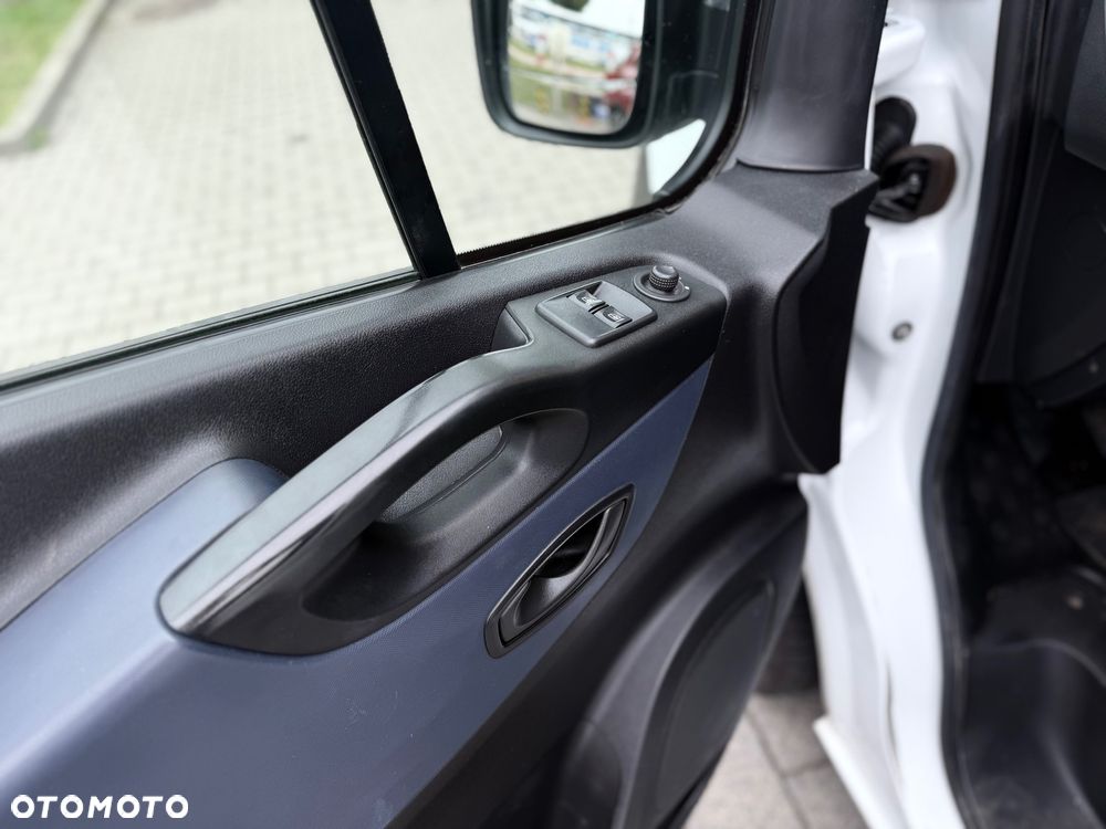 Opel VIVARO - 11