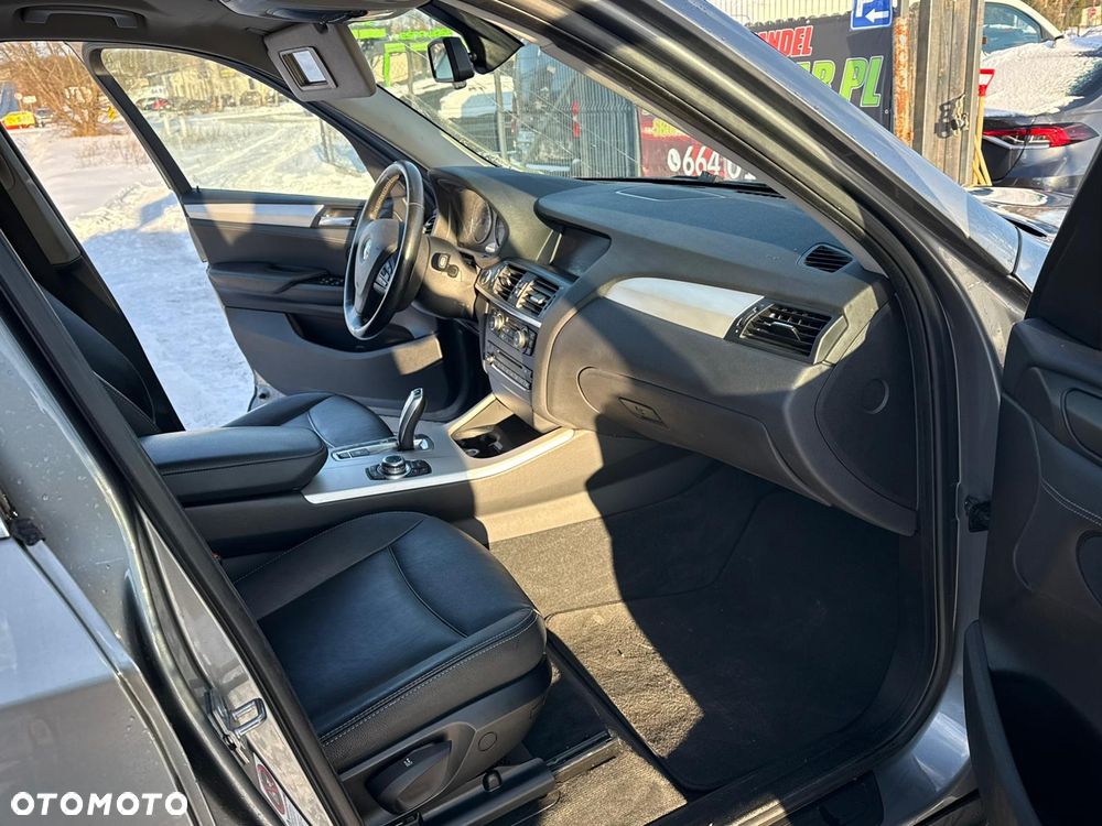 BMW X3 xDrive20i Advantage - 14