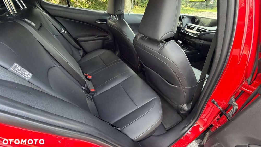 Lexus UX - 36