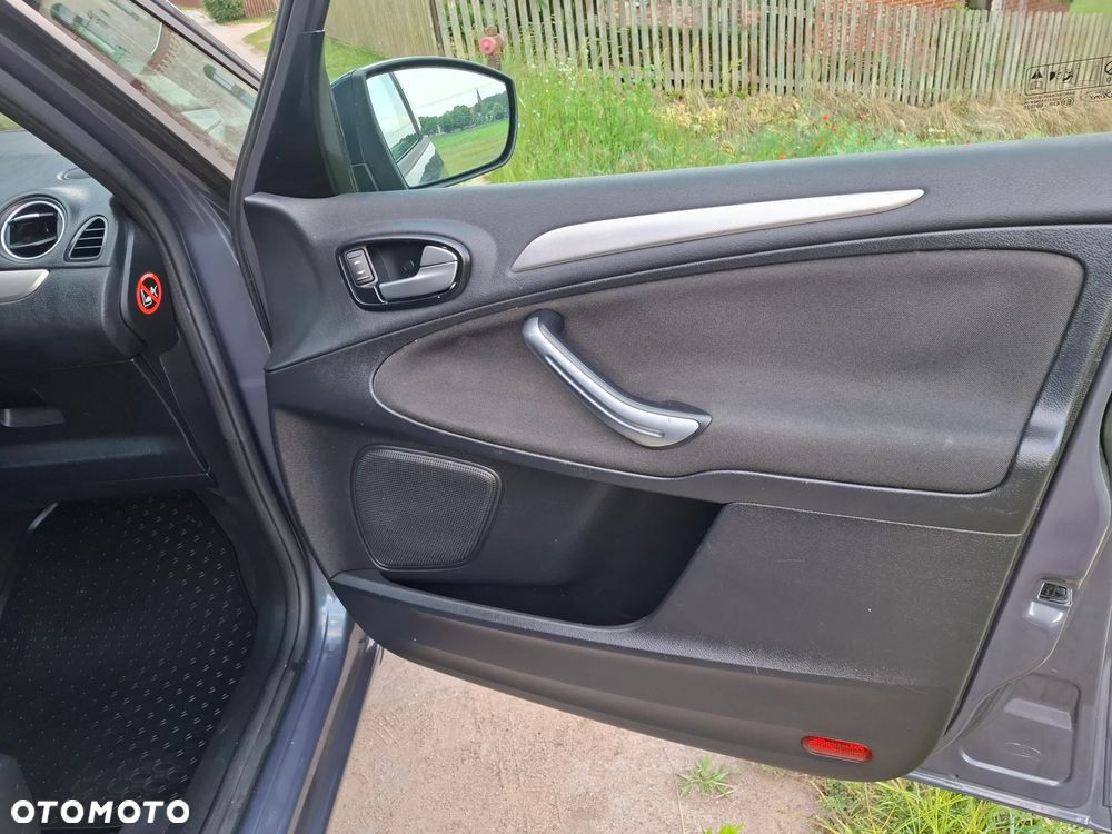 Ford Galaxy 2.0 TDCi DPF Ambiente - 12