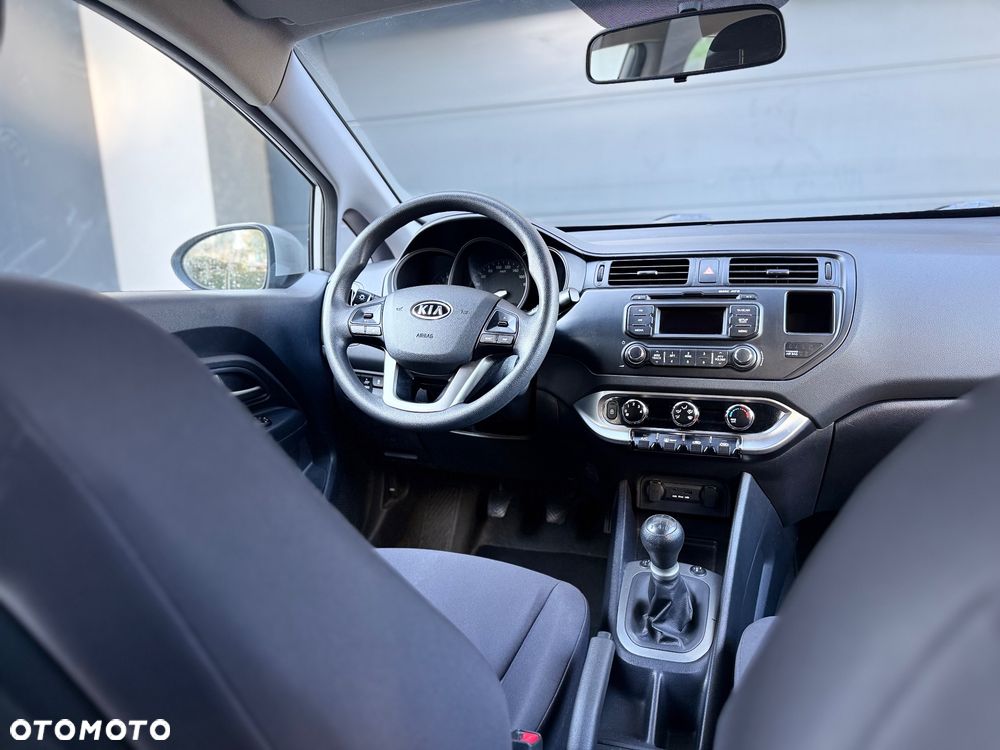Kia Rio - 8