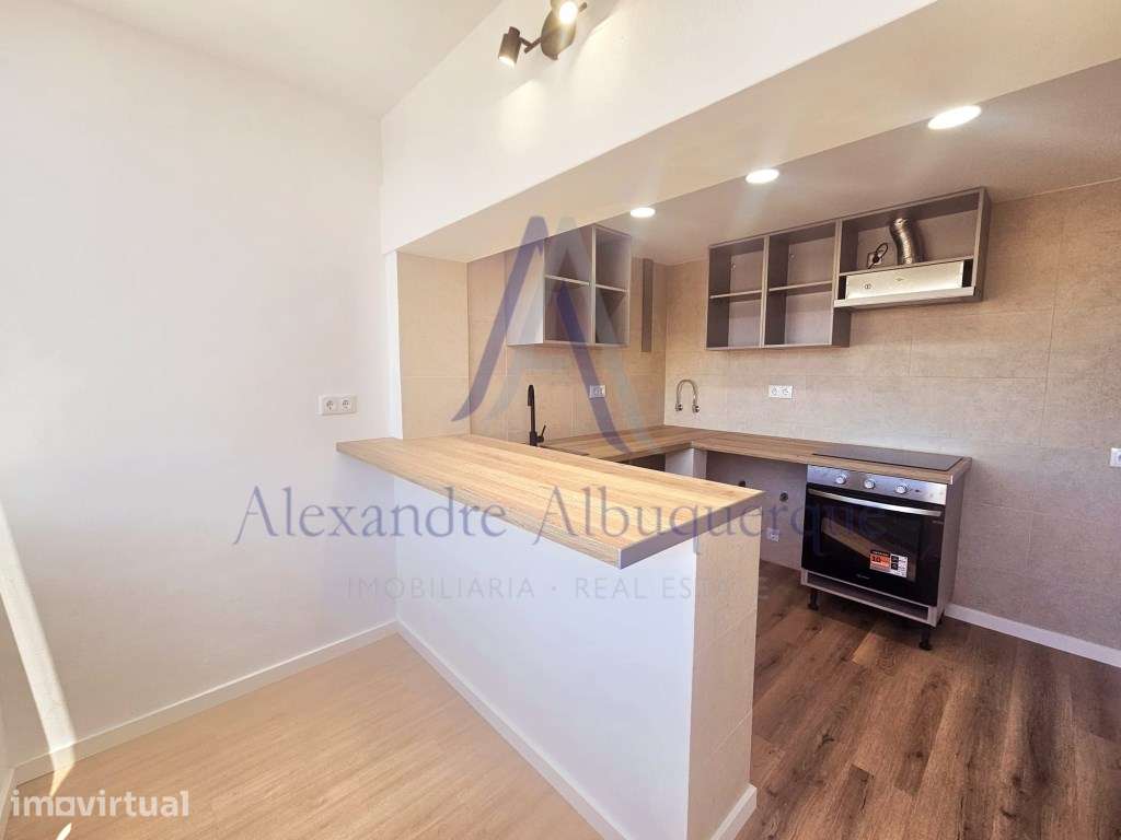 Apartamento T2 Renovado em Santana - Sesimbra | Excelente Oportunidade - Grande imagem: 5/17
