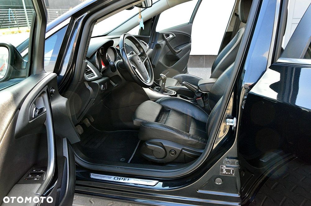 Opel Astra 1.4 T Cosmo - 23