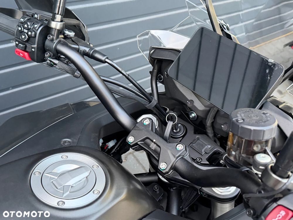 QJMOTOR SRT900SX - 5