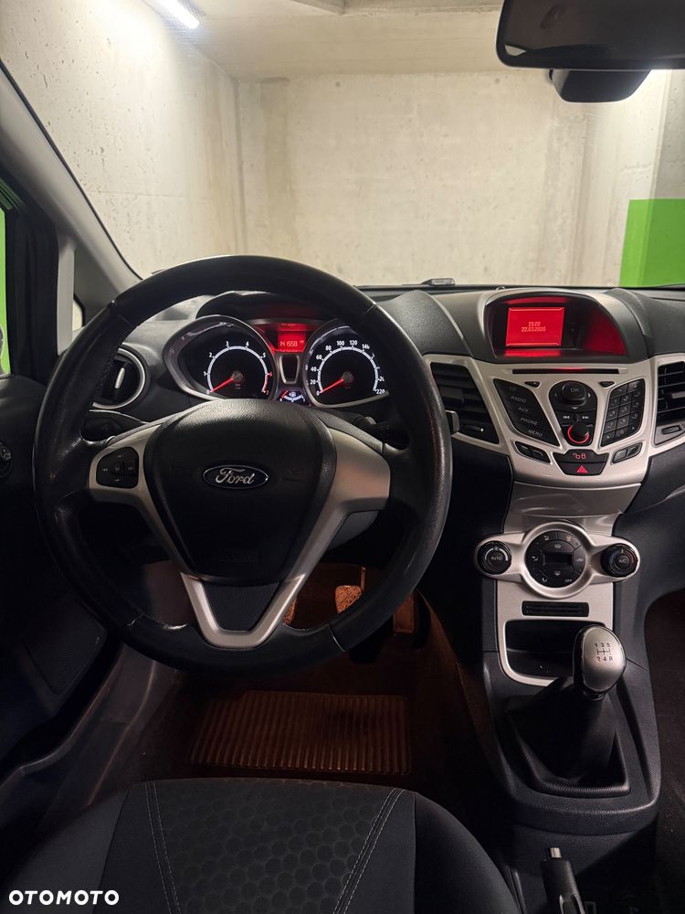 Ford Fiesta 1.25 Titanium EU5 - 6