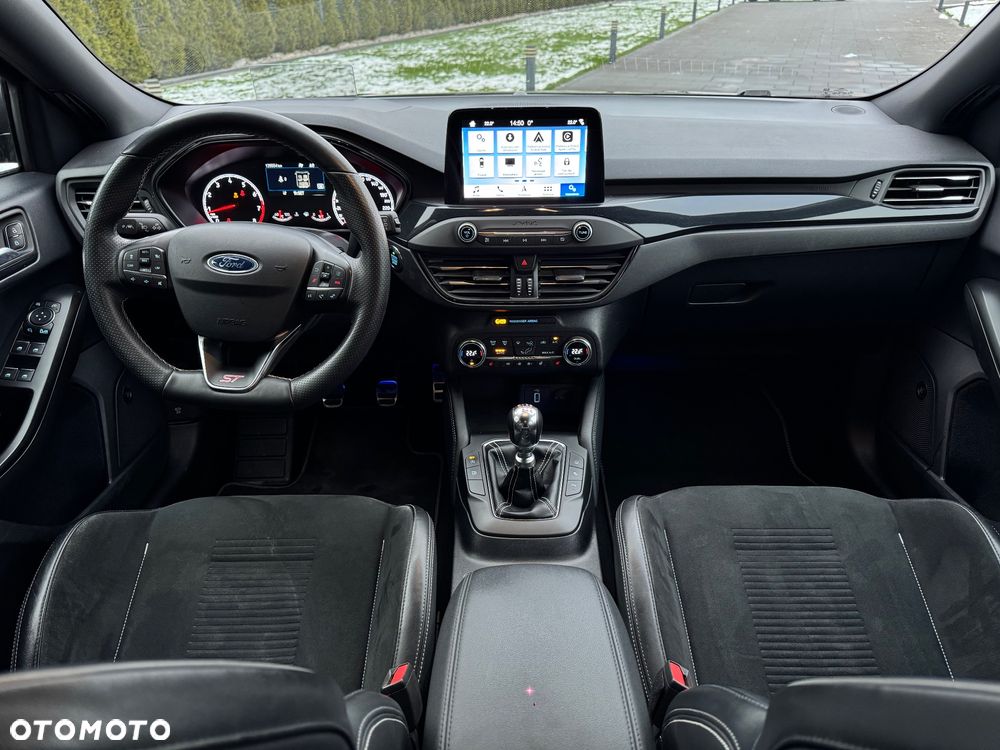 Ford Focus 2.3 EcoBoost ST - 20
