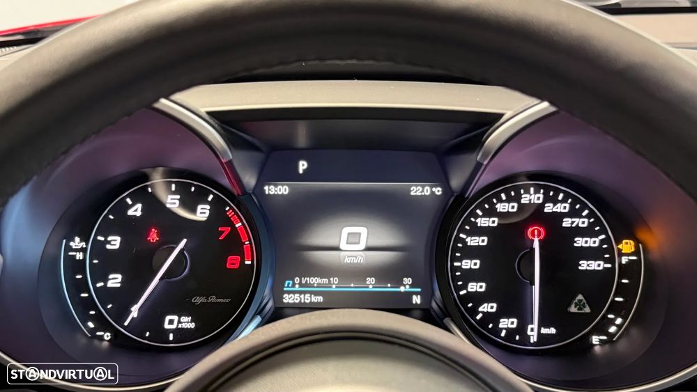 Alfa Romeo Giulia 2.9 V6 Bi-Turbo AT8 Quadrifoglio - 22