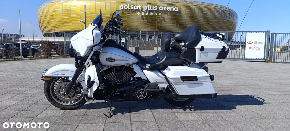 Harley-Davidson FLHTCU Ultra - 2
