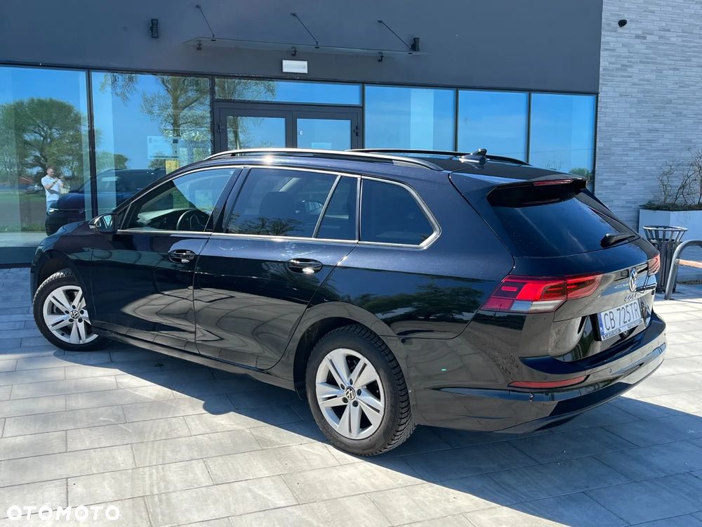 Volkswagen Golf - 6