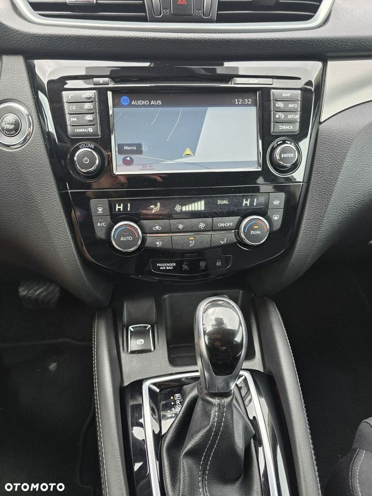 Nissan Qashqai 1.2 DIG-T Xtronic TEKNA+ - 28