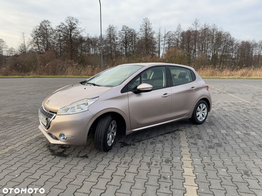 Peugeot 208 - 6